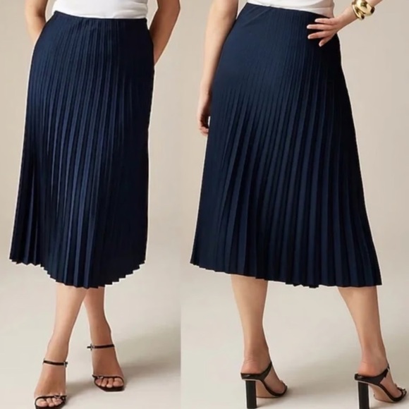 Navy J.Crew Women’s Pleated Skirt - Picture 3 of 9